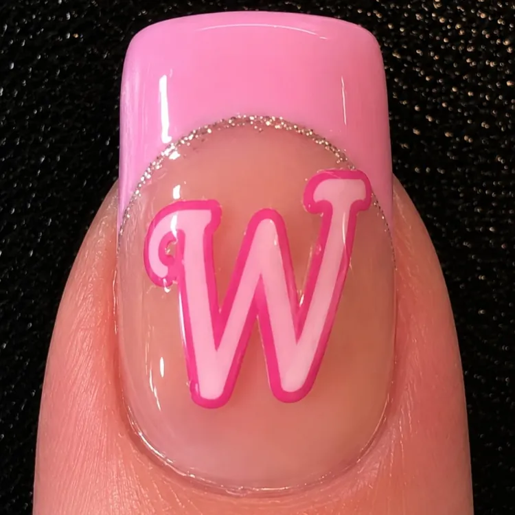 wee-nails-logo wee-nails-logo